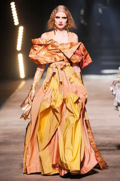 Look 52